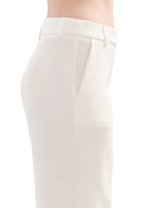 White Wise - Tailleur pantalone ampio e tasche a toppa