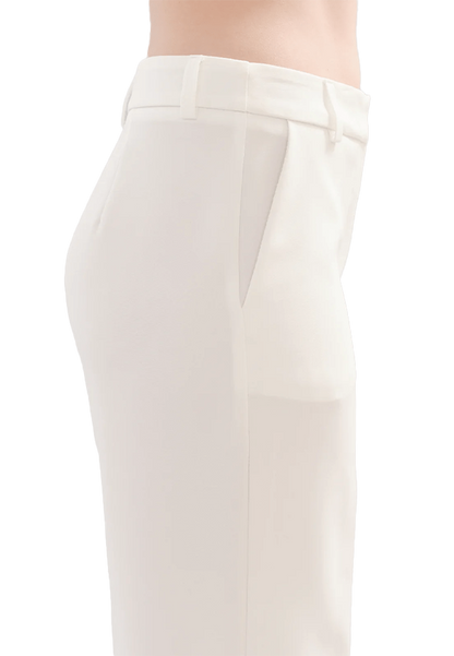 White Wise - Tailleur pantalone ampio e tasche a toppa