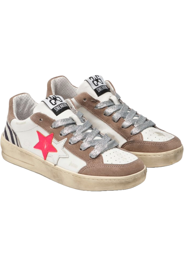 2Star - Sneaker New Star in pelle bianca con dettagli crosta taupe, zebrata e fucsia ed effetto "used"