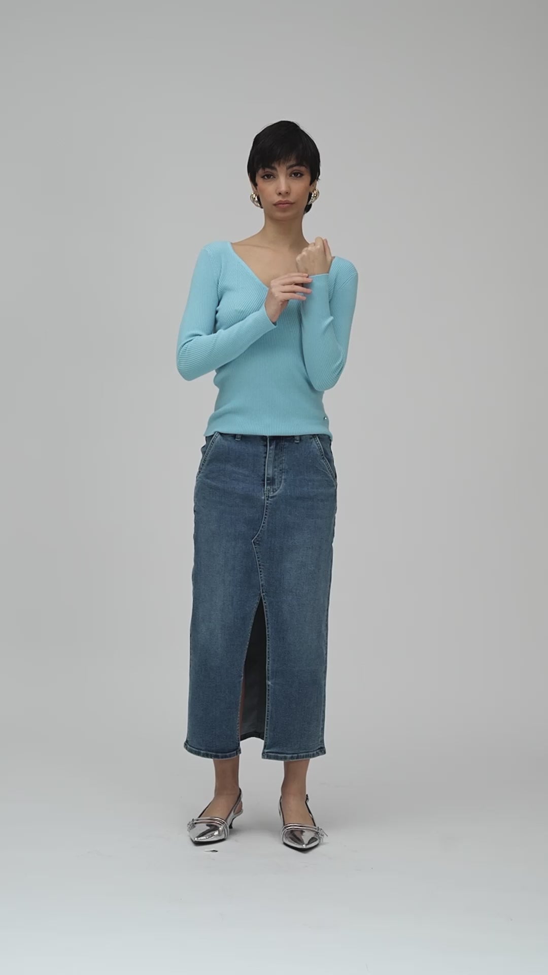 White Wise - Top in maglia a costine con scollo a V