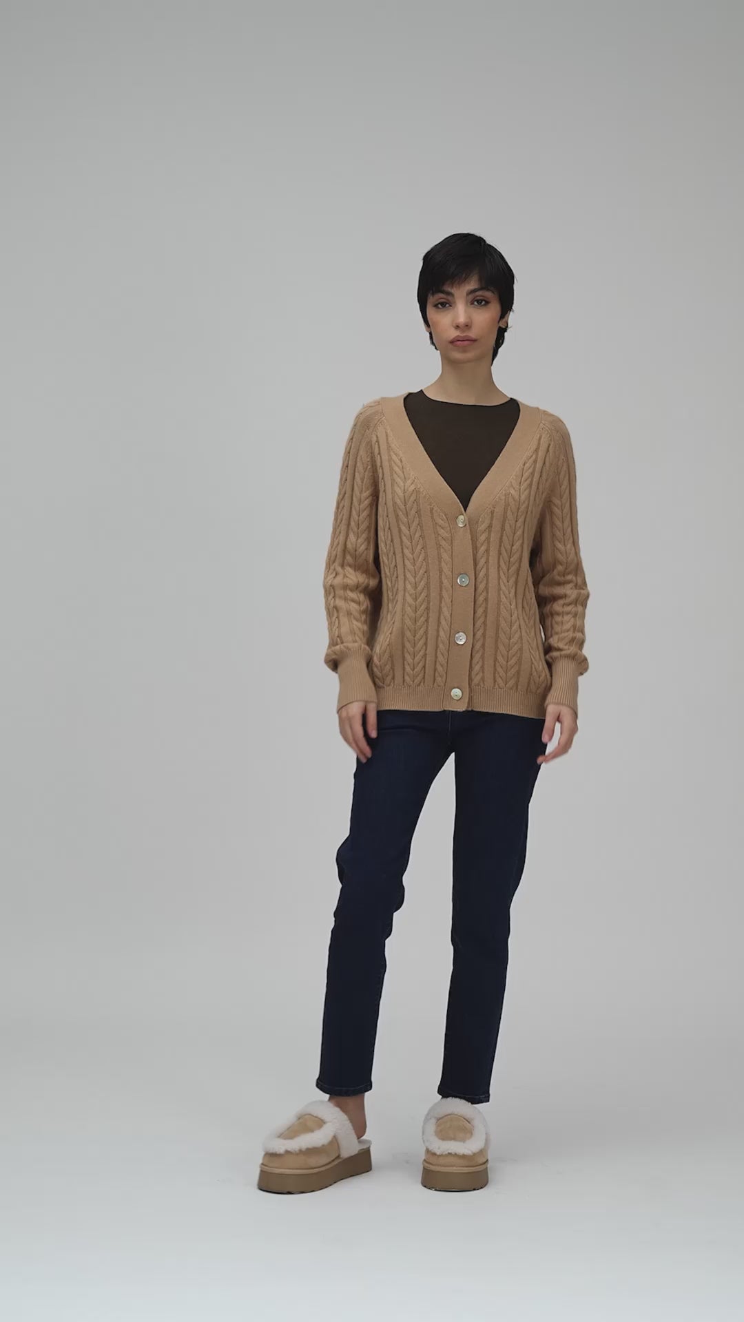 White Wise - Cardigan in angora con trecce