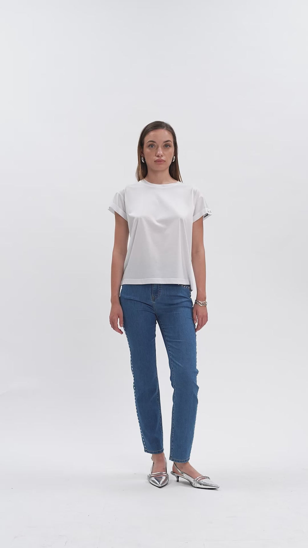 White Wise - T-Shirt con risvolto ricamo dolce far niente